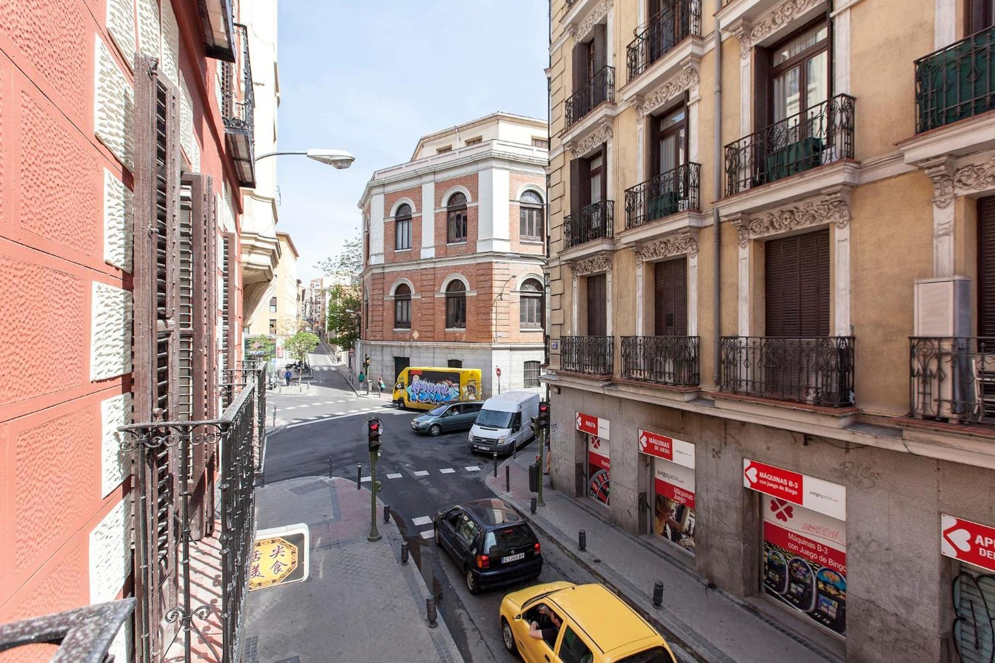 Apartamentos Day Madrid Plaza De Espana Centro Gran Via Sol Malasana Экстерьер фото